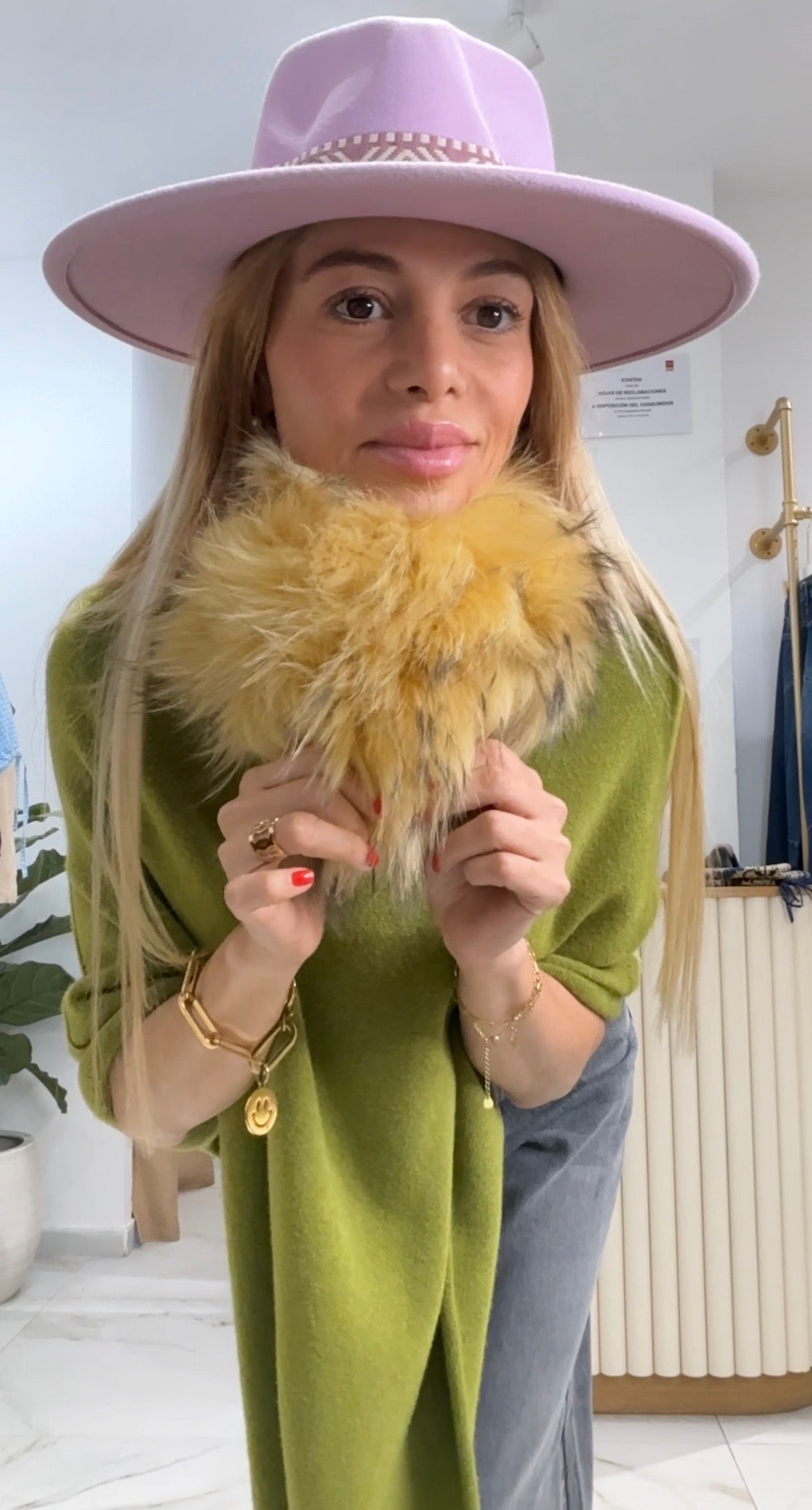 CUELLO PELO NATURAL- AMARILLO
