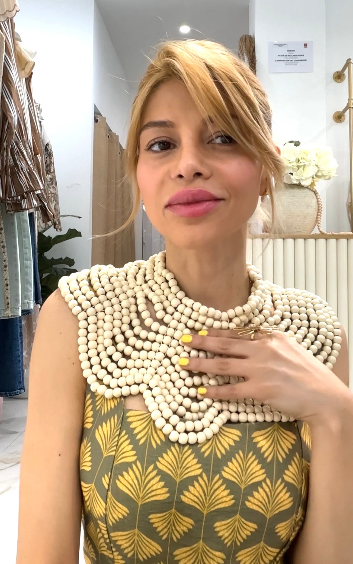 COLLAR BABERO ( CRUDO)