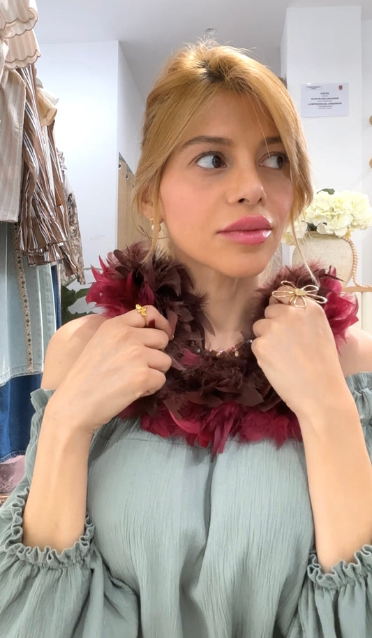 COLLAR PLUMAS ( BURDEOS )