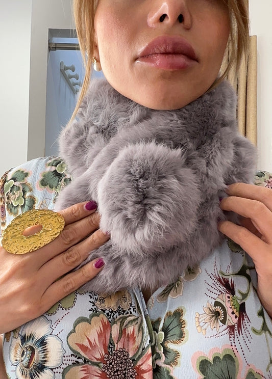 CUELLO PELO POMPÓN - GRIS