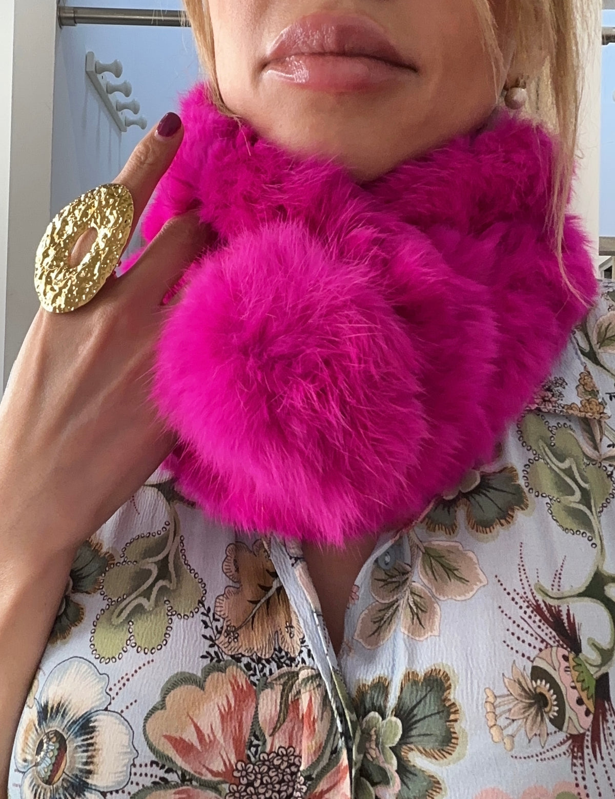 CUELLO PELO POMPÓN - FUSCIA